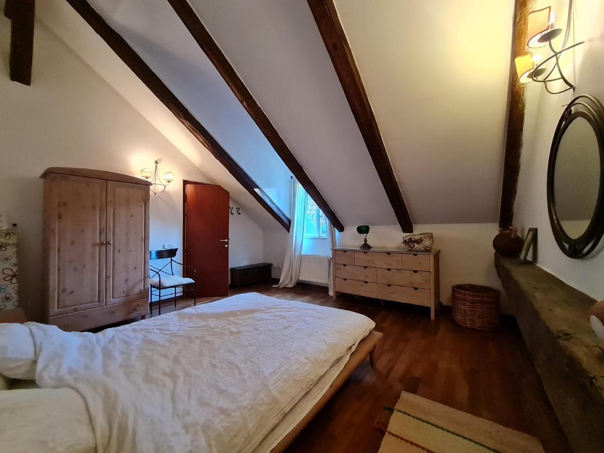 Magic Central Attic Apartment Prag Exterior foto