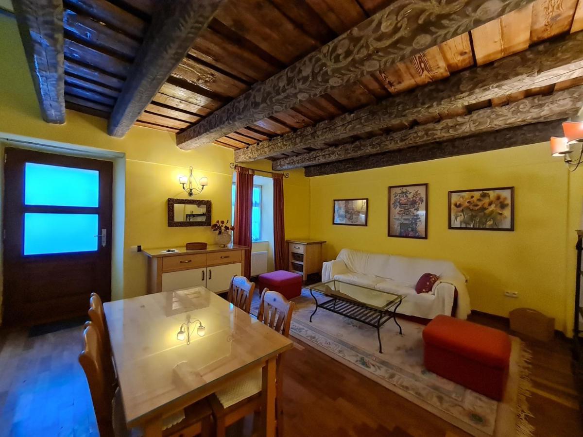 Magic Central Attic Apartment Prag Exterior foto