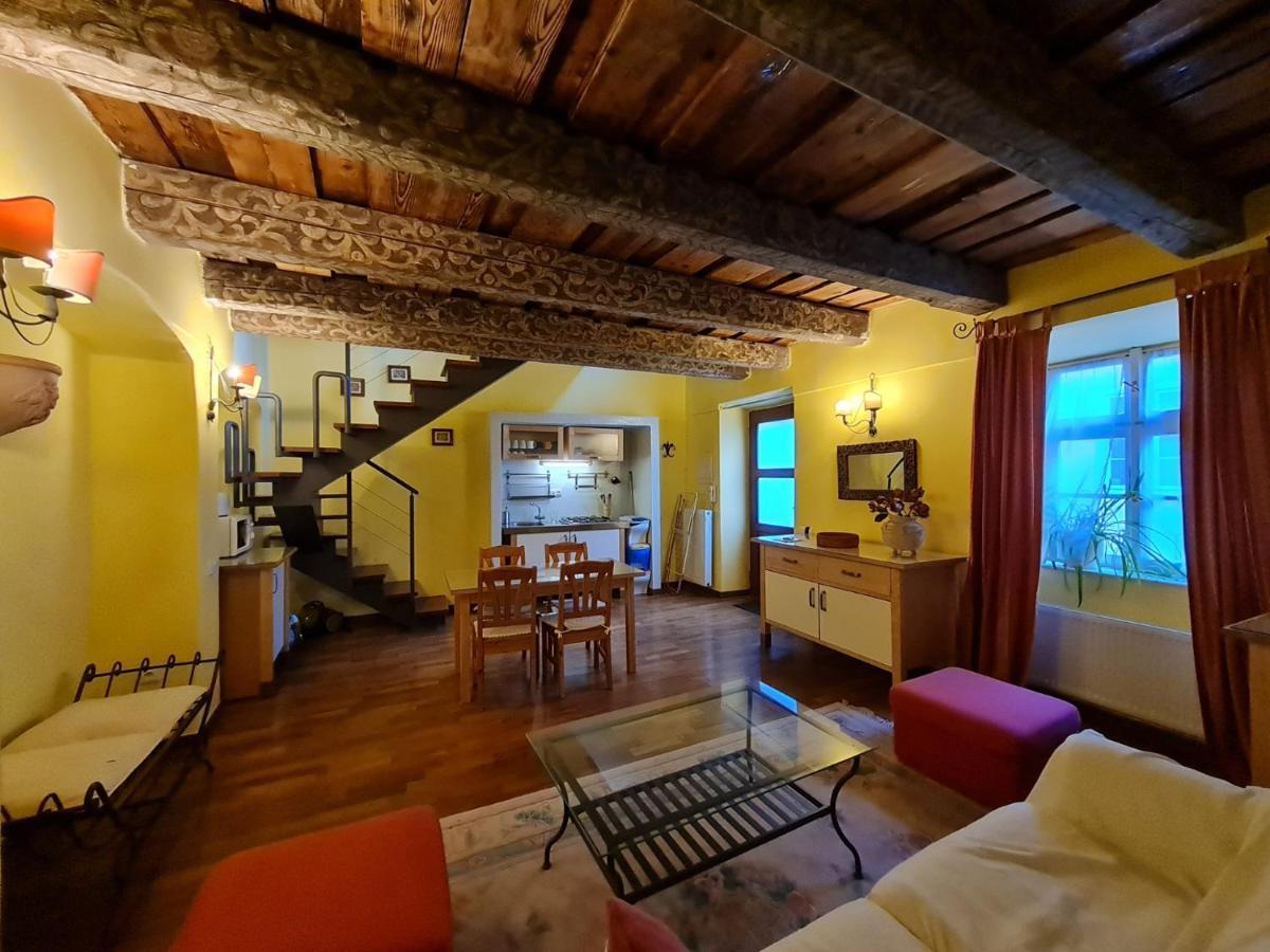 Magic Central Attic Apartment Prag Exterior foto